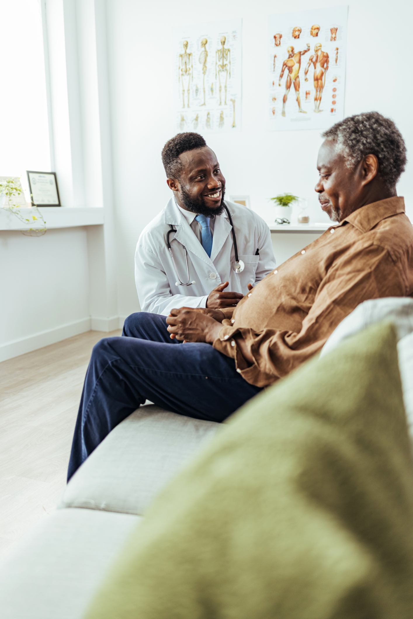 Man visiting his nutritionist