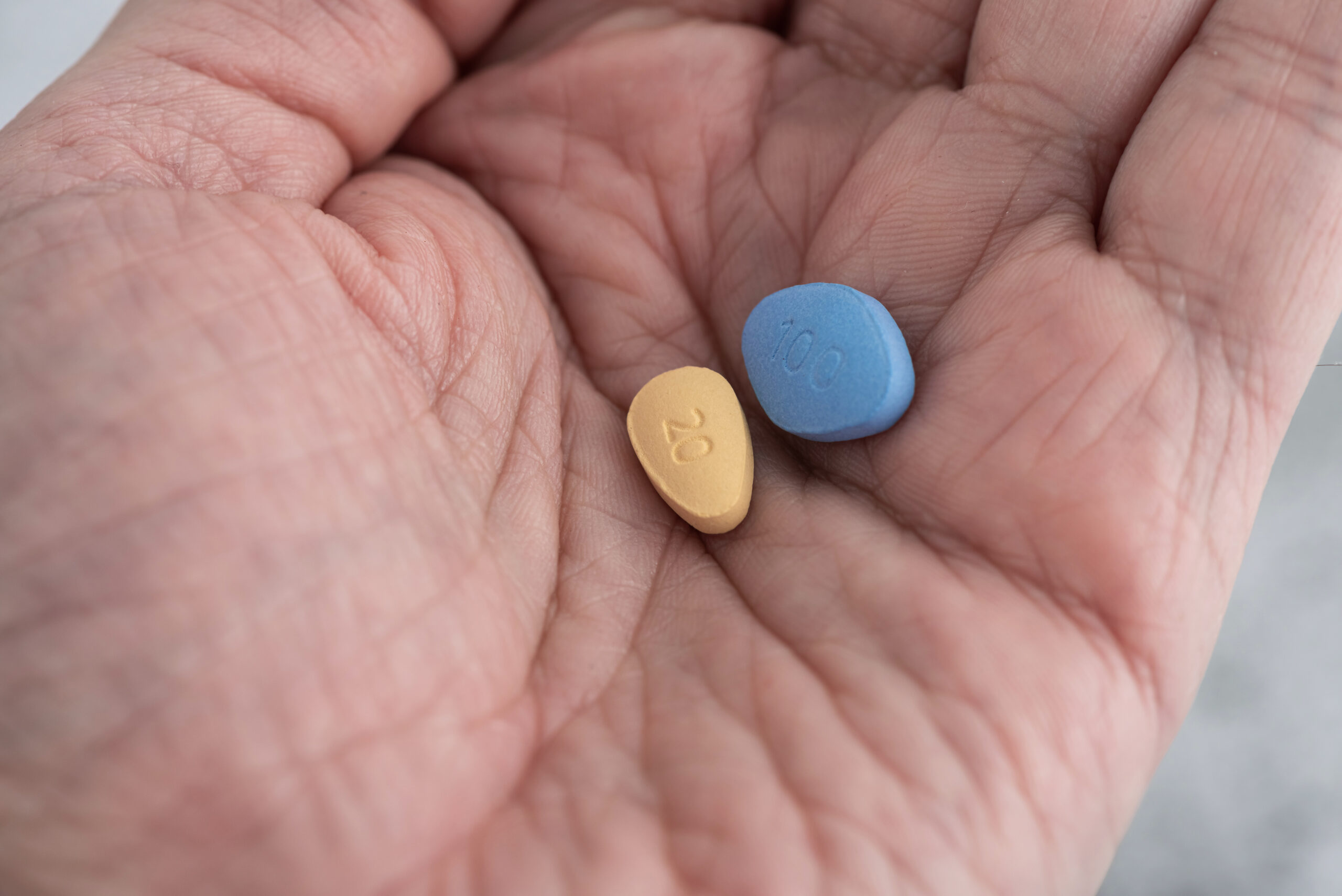 Unlock the Secrets: Oral ED Medications Viagra vs. Cialis! Discover which ED medication is right for you. Dive into our comprehensive guide now